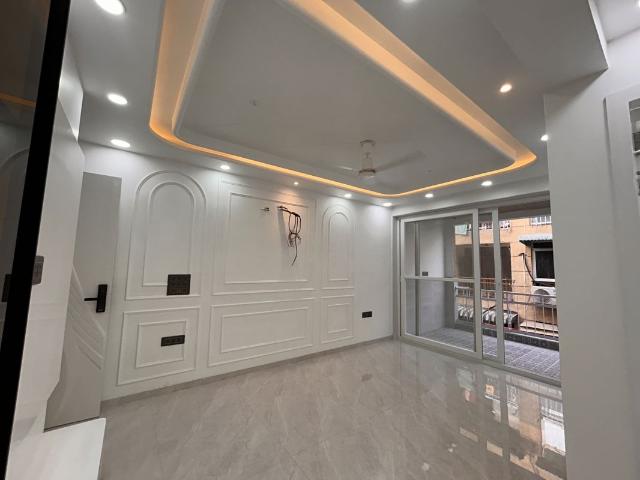 Resale | 3 BHK 1868 Sq.Ft. Apartment in Sector 6 Dwarka