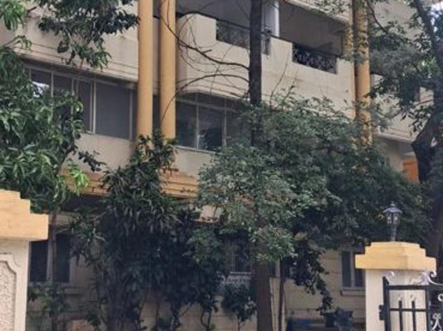 Resale | 3 BHK 1870 Sq.Ft. Apartment in Banjara Summit