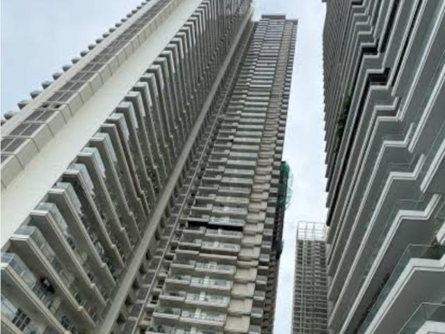 Resale | 3 BHK 1876 Sq.Ft. Apartment in Omkar Alta Monte