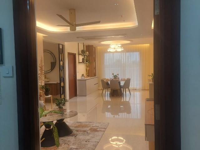Resale | 3 BHK 1878 Sq.Ft. Apartment in Candeur Crescent