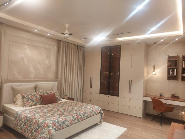 Resale | 3 BHK 1878 Sq.Ft. Apartment in Candeur Crescent