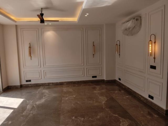 Resale | 3 BHK 1895 Sq.Ft. Apartment in Vipul Greens