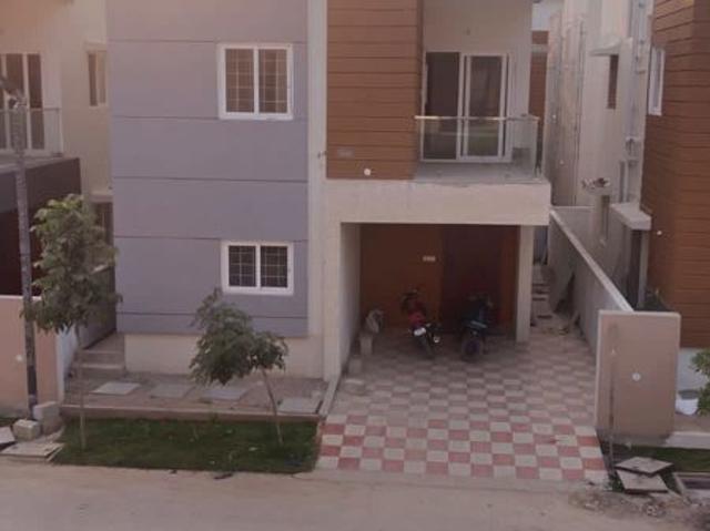 Resale | 3 BHK 1800 Sq.Ft. Villa in Praneeth Pranav Knightwoods