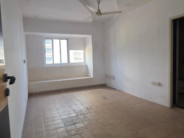 Resale | 3 BHK 1800 Sq.Ft. Apartment in Seven Bungalows, Andheri
