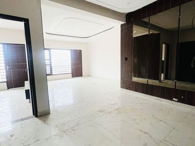 Resale | 3 BHK 1800 Sq.Ft. Apartment in Sector 125