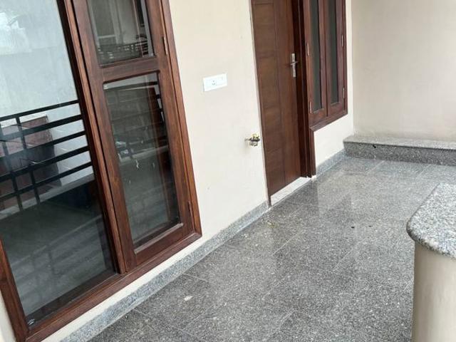 Resale | 3 BHK 1806 Sq.Ft. Apartment in Smart World One DXP
