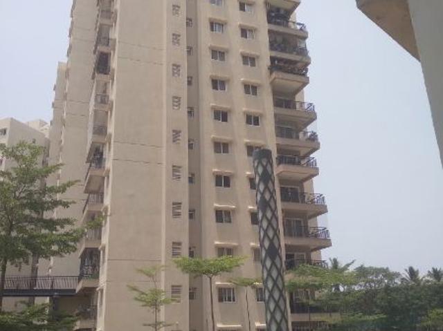 Resale | 3 BHK 1811 Sq.Ft. Apartment in Century Breeze