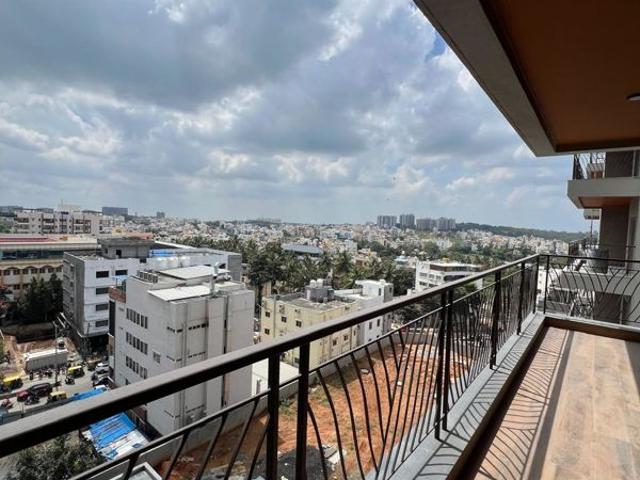 Resale | 3 BHK 1815 Sq.Ft. Apartment in Prime Centreo