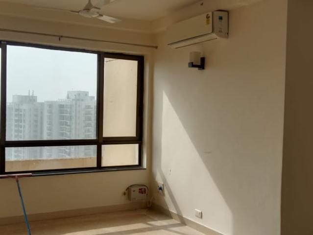 Resale | 3 BHK 1815 Sq.Ft. Apartment in Unitech Fresco