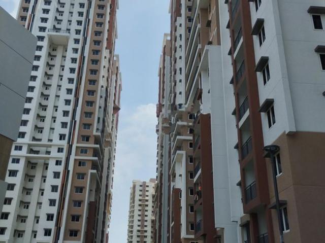Resale | 3 BHK 1825 Sq.Ft. Apartment in Aparna Sarovar Zicon