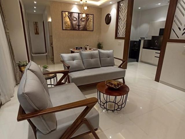 Resale | 3 BHK 1830 Sq.Ft. Apartment in Kumar Hill View Residency