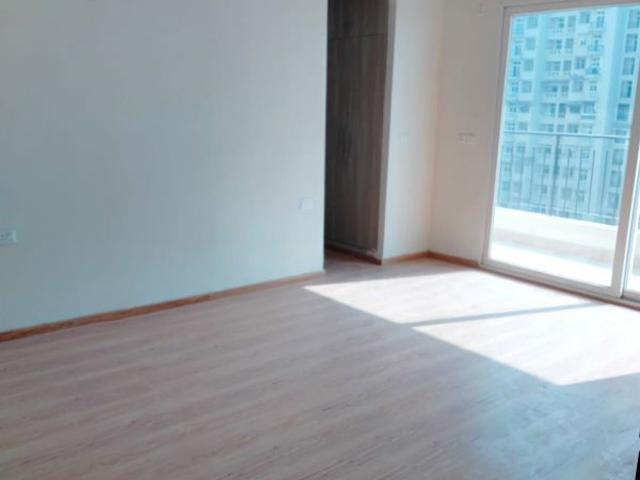 Resale | 3 BHK 1835 Sq.Ft. Apartment in Amrapali Silicon City