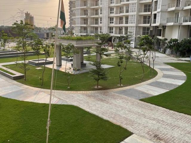 Resale | 3 BHK + 1947 Sq.Ft. Apartment in Godrej Palm Retreat