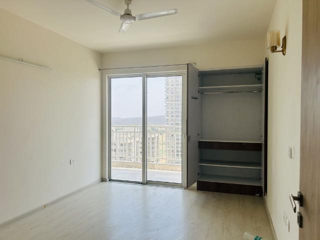 Resale | 3 BHK 1950 Sq.Ft. Apartment in M3M Ikonic