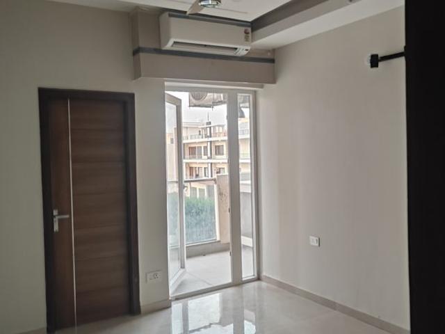 Resale | 3 BHK + 1950 Sq.Ft. Apartment in Shree Vardhman Victoria