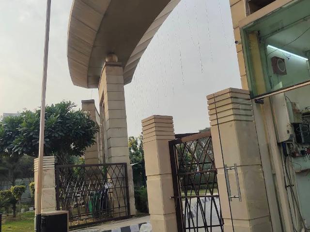 Resale | 3 BHK 1975 Sq.Ft. Apartment in Spaze Privy
