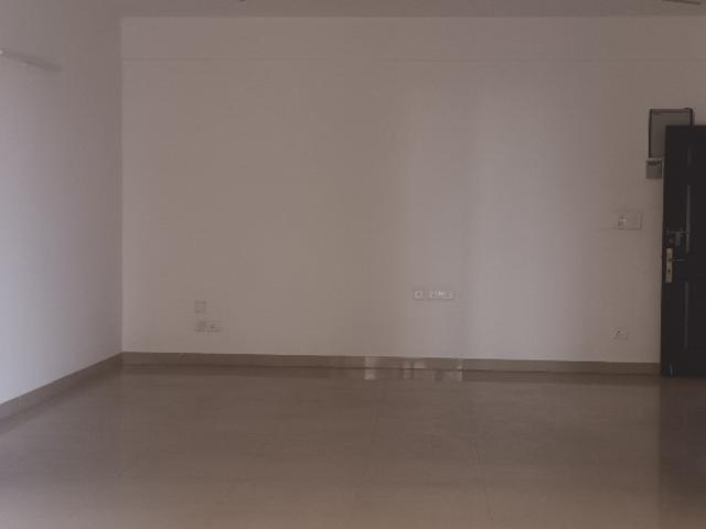Resale | 3 BHK 1990 Sq.Ft. Apartment in Ramprastha Platinum Height