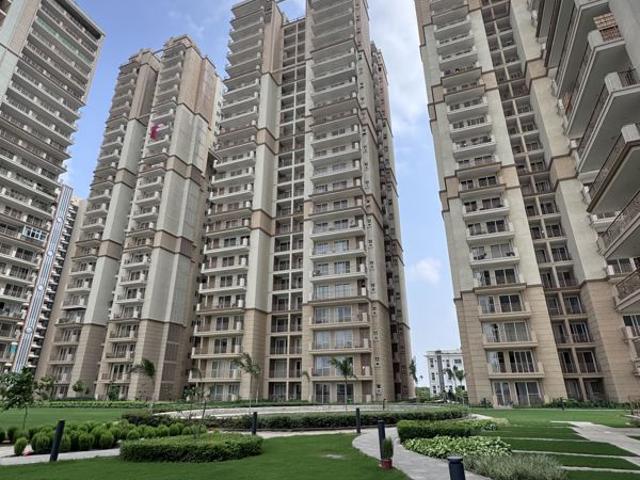 Resale | 3 BHK 1995 Sq.Ft. Apartment in Sector 82