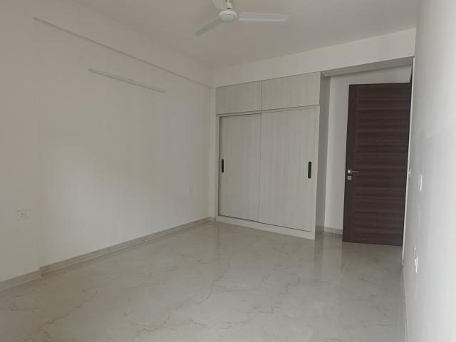 Resale | 3 BHK 1900 Sq.Ft. Apartment in Indiabulls Centrum Park