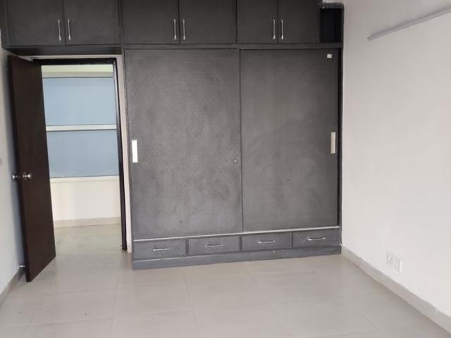 Resale | 3 BHK + 1900 Sq.Ft. Apartment in Indiabulls Centrum Park