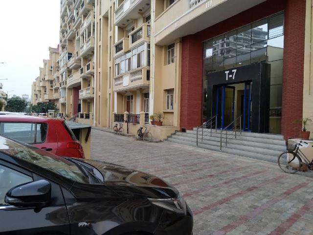 Resale | 3 BHK 1900 Sq.Ft. Apartment in Sector 48