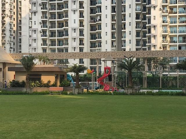 Resale | 3 BHK + 1900 Sq.Ft. Apartment in SKA Orion