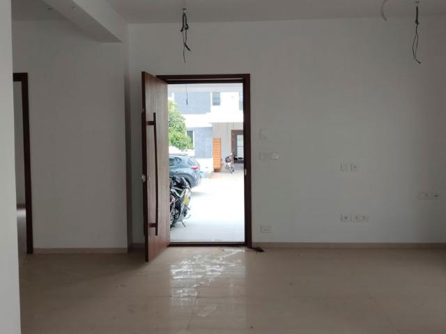 Resale | 3 BHK 1914 Sq.Ft. Apartment in Madhapur