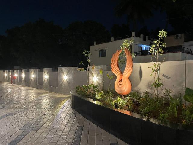 Resale | 3 BHK 1918 Sq.Ft. Apartment in Kalash Trove