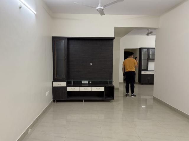 Resale | 3 BHK 1920 Sq.Ft. Apartment in Mani Enclave Yapral