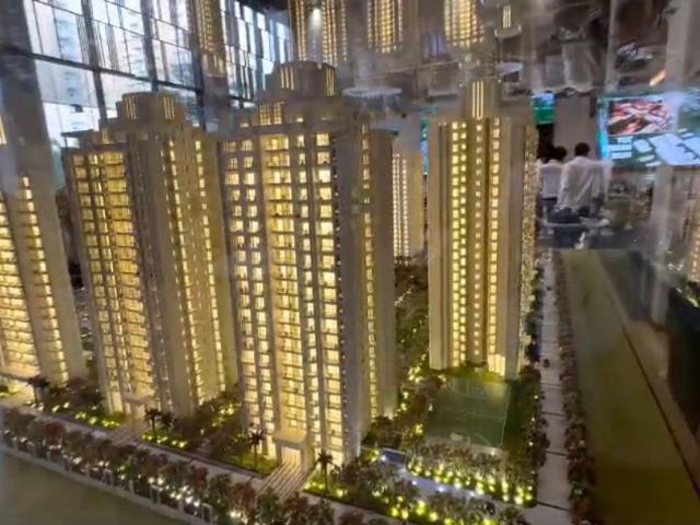 Resale | 3 BHK + 1927 Sq.Ft. Apartment in Sector 150