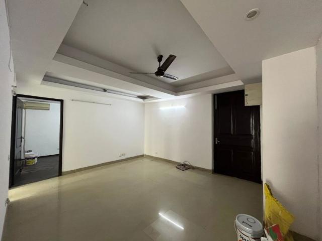 Resale | 3 BHK 1925 Sq.Ft. Apartment in Omaxe Royal Residency Faridabad