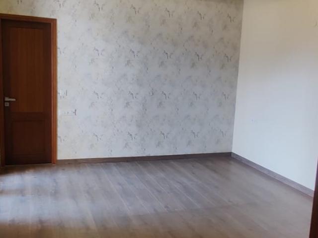 Resale | 3 BHK 1929 Sq.Ft. Apartment in DLF The Skycourt