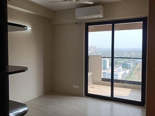 Resale | 3 BHK 2040 Sq.Ft. Apartment in M3M Sky City