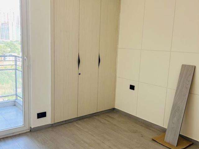 Resale | 3 BHK + 2048 Sq.Ft. Apartment in T And T The Blue