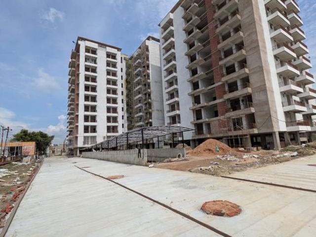 Resale | 3 BHK 2050 Sq.Ft. Apartment in GSR Heights Lucknow