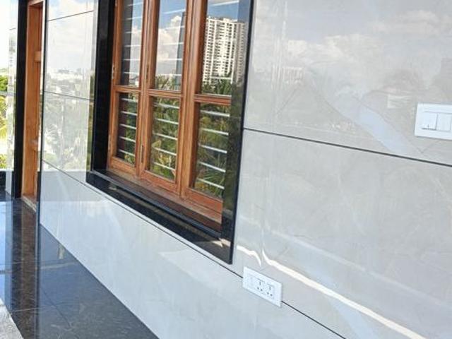Resale | 3 BHK 2056 Sq.Ft. Apartment in Noble Residency Plot