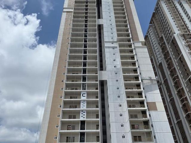 Resale | 3 BHK 2060 Sq.Ft. Apartment in Candeur Twins