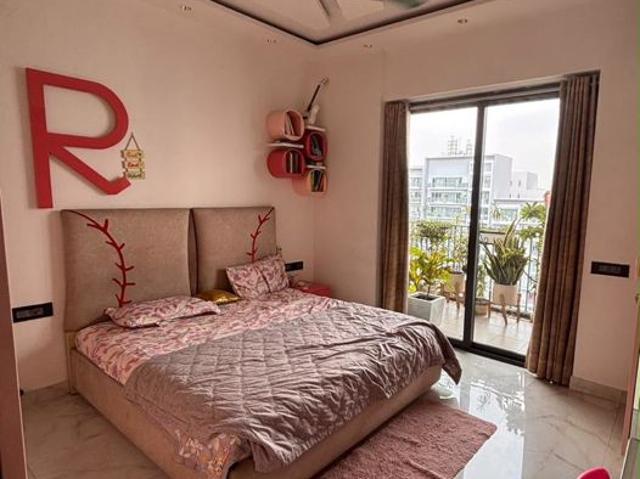 Resale | 3 BHK 2094 Sq.Ft. Apartment in Ireo Skyon