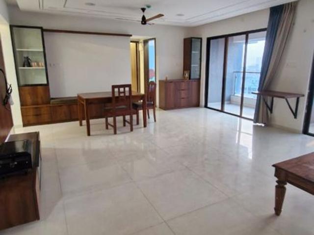 Resale | 3 BHK 2000 Sq.Ft. Apartment in Bhaktamar Residency
