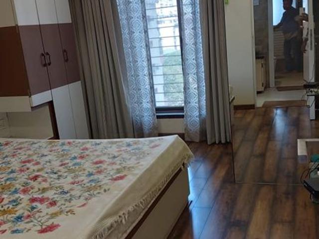 Resale | 3 BHK + 2000 Sq.Ft. Apartment in Regency Crest