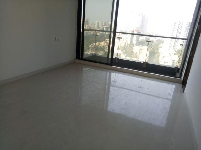 Resale | 3 BHK 2000 Sq.Ft. Apartment in Rustomjee Elita