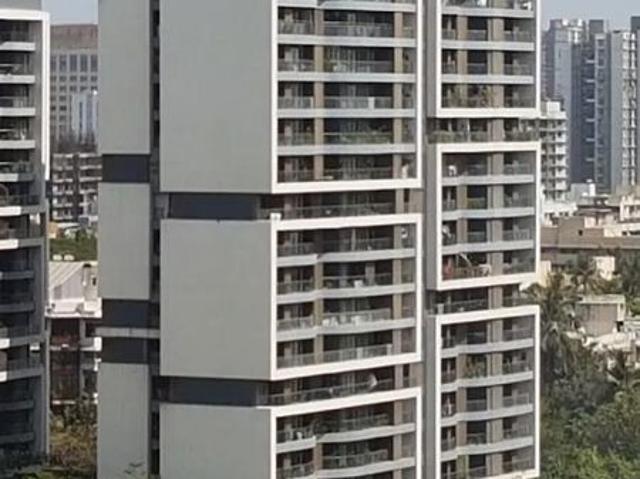 Resale | 3 BHK 2000 Sq.Ft. Apartment in Rustomjee Elita