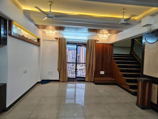 Resale | 3 BHK + 2000 Sq.Ft. Penthouse in Balaji Garden CHS