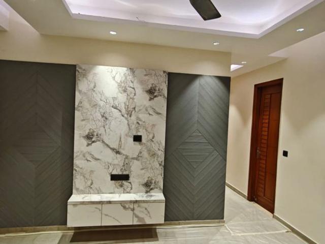 Resale | 3 BHK 200 Sq.Ft. Apartment in Sector 6 Dwarka