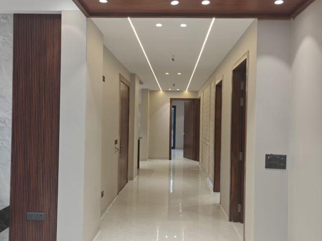 Resale | 3 BHK + 200 Sq.Yd. Apartment in Uppal Southend
