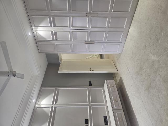 Resale | 3 BHK 200 Sq.Yd. Apartment in Surajmal Vihar