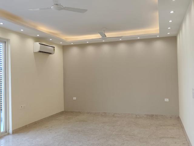 Resale | 3 BHK 2012 Sq.Ft. Apartment in Pioneer Park Phase 1