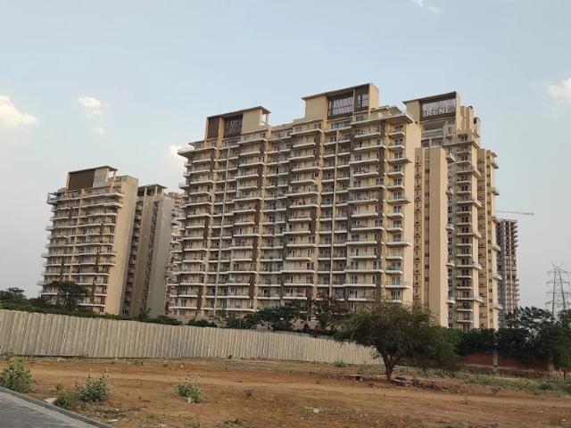 Resale | 3 BHK 2150 Sq.Ft. Apartment in Paras Irene