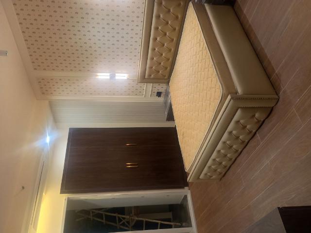 Resale | 3 BHK 2150 Sq.Ft. Apartment in T And T Atlas