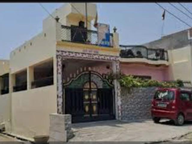 Resale | 3 BHK 2152 Sq.Ft. Independent House in RWA Apartments Sector 19
